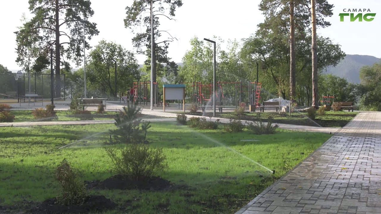 Газон и полив сквер Овчарова